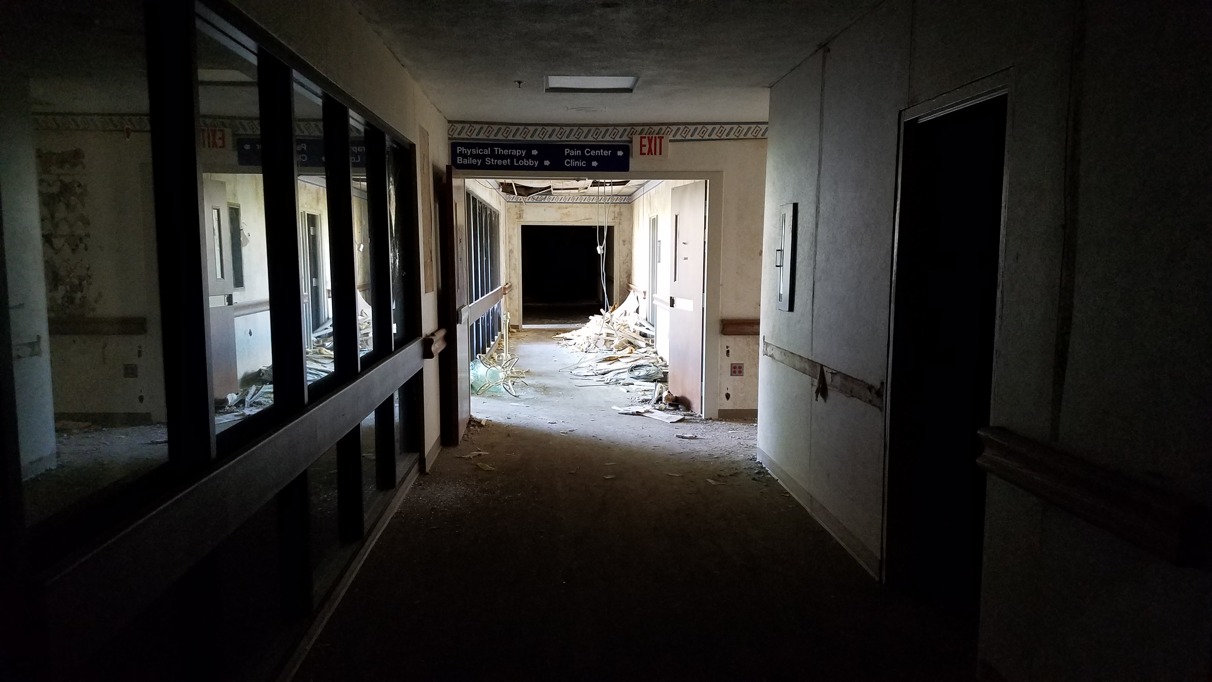 12news.com | PHOTOS: Inside the abandoned Doctors Hospital